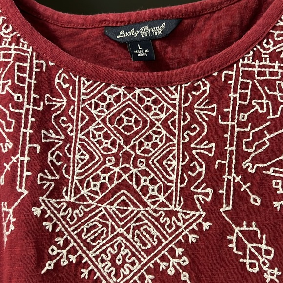 Lucky Brand top with lovely stitching - Picture 2 of 6